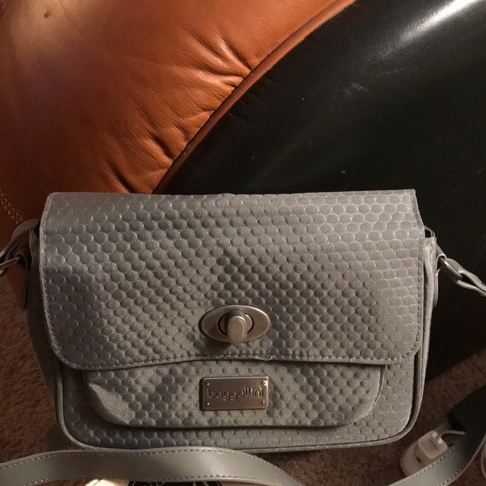 Crossover bag.  Never used